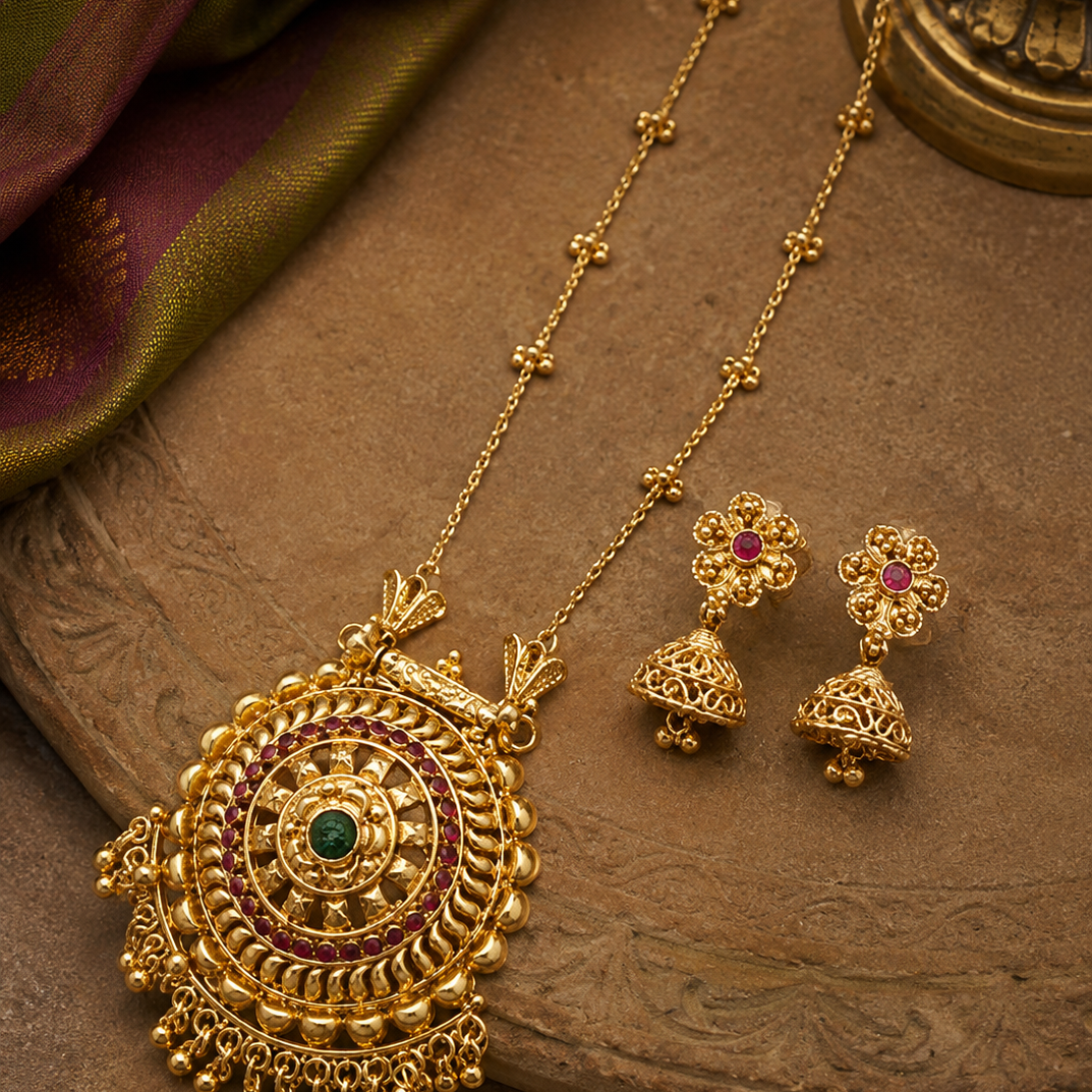 Green Accent Round Gold Tone Pendant Necklace Set