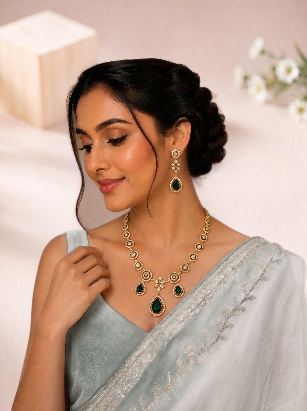 Green Teardrop Stone Gold Tone Necklace Set with Earrings