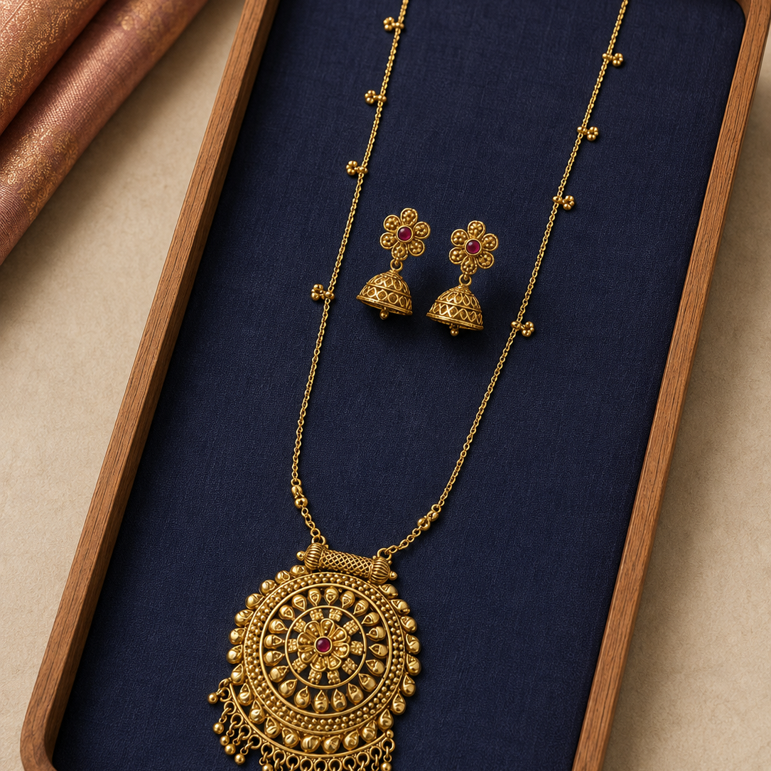 Circular Filigree Gold Tone Pendant Necklace Set