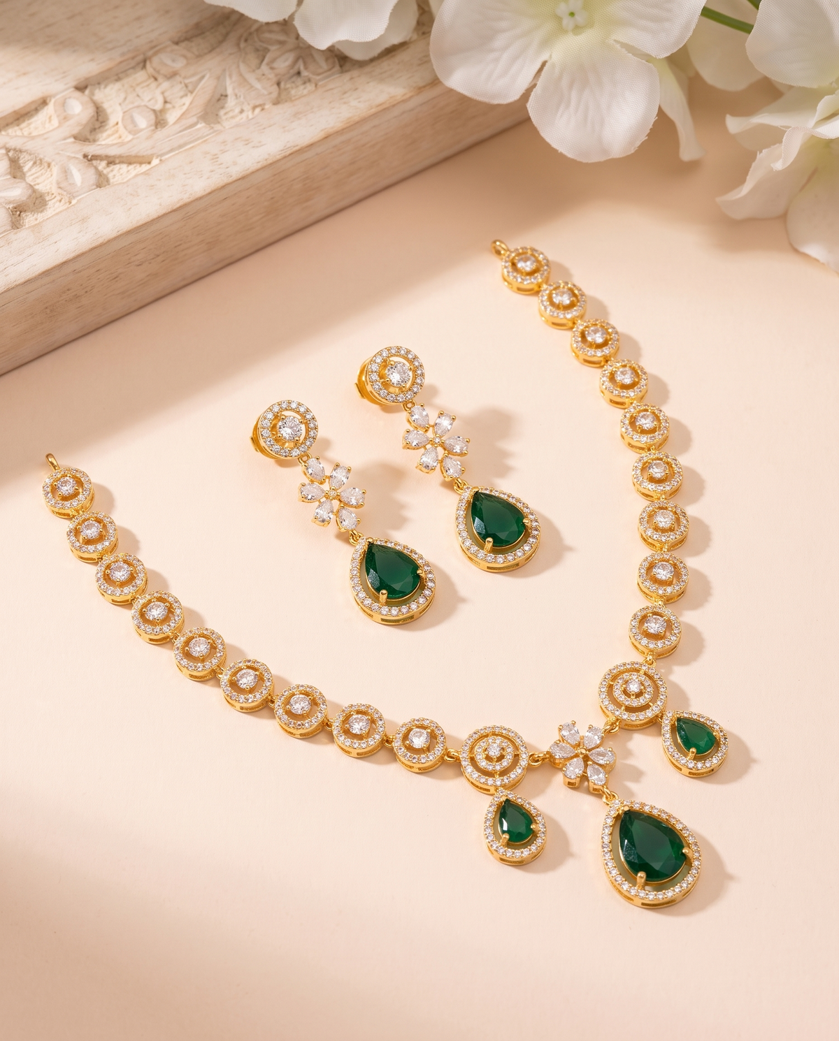Green Teardrop Stone Gold Tone Necklace Set with Earrings