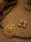 Green Stone Round Gold Tone Pendant Necklace Set