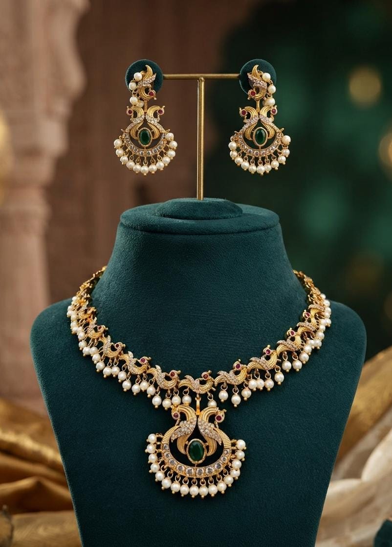 Green Stone Teardrop Necklace Set